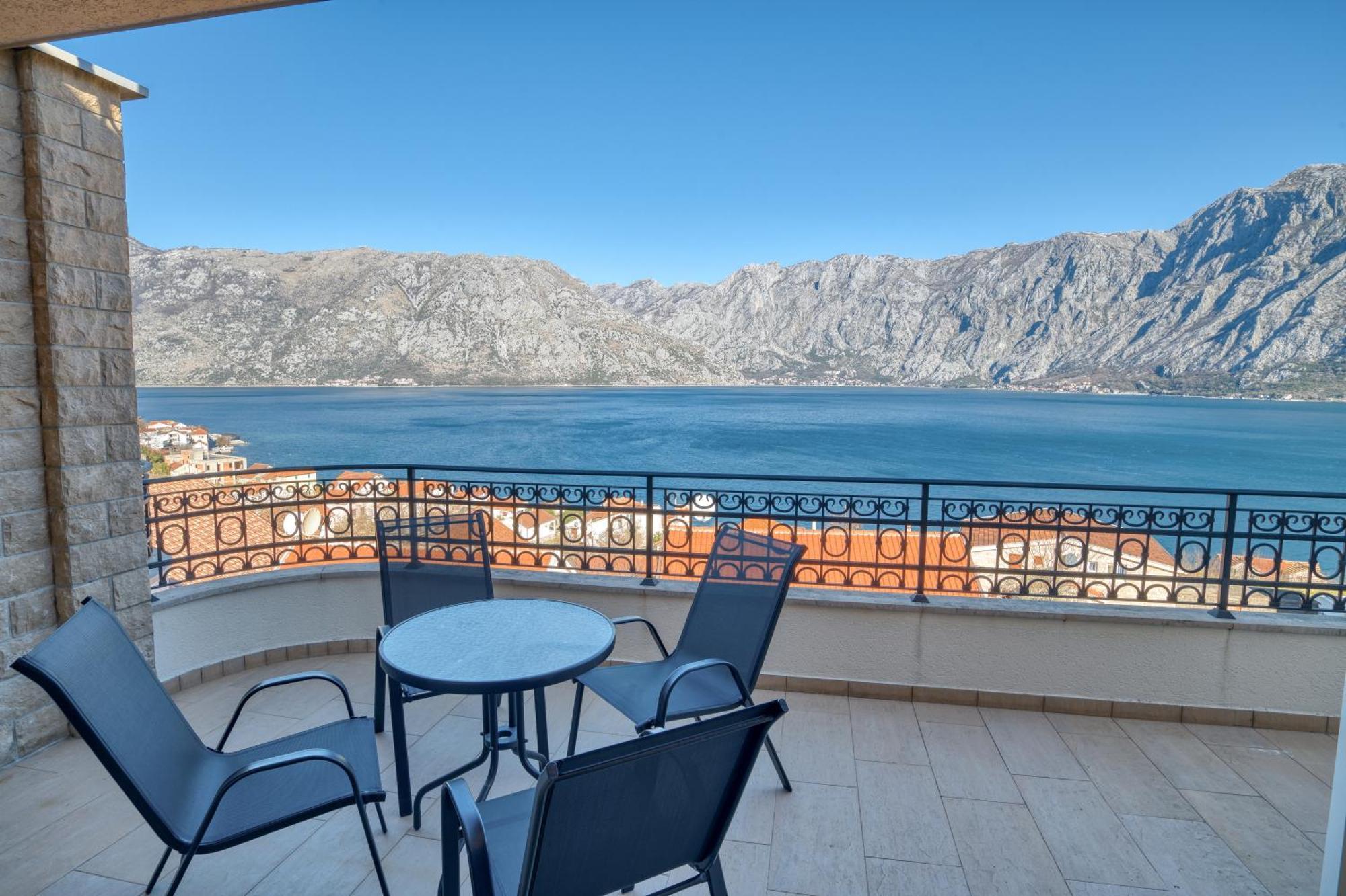 Luxurious 3-Bedroom Apartment By Mn Property Kotor Exteriör bild