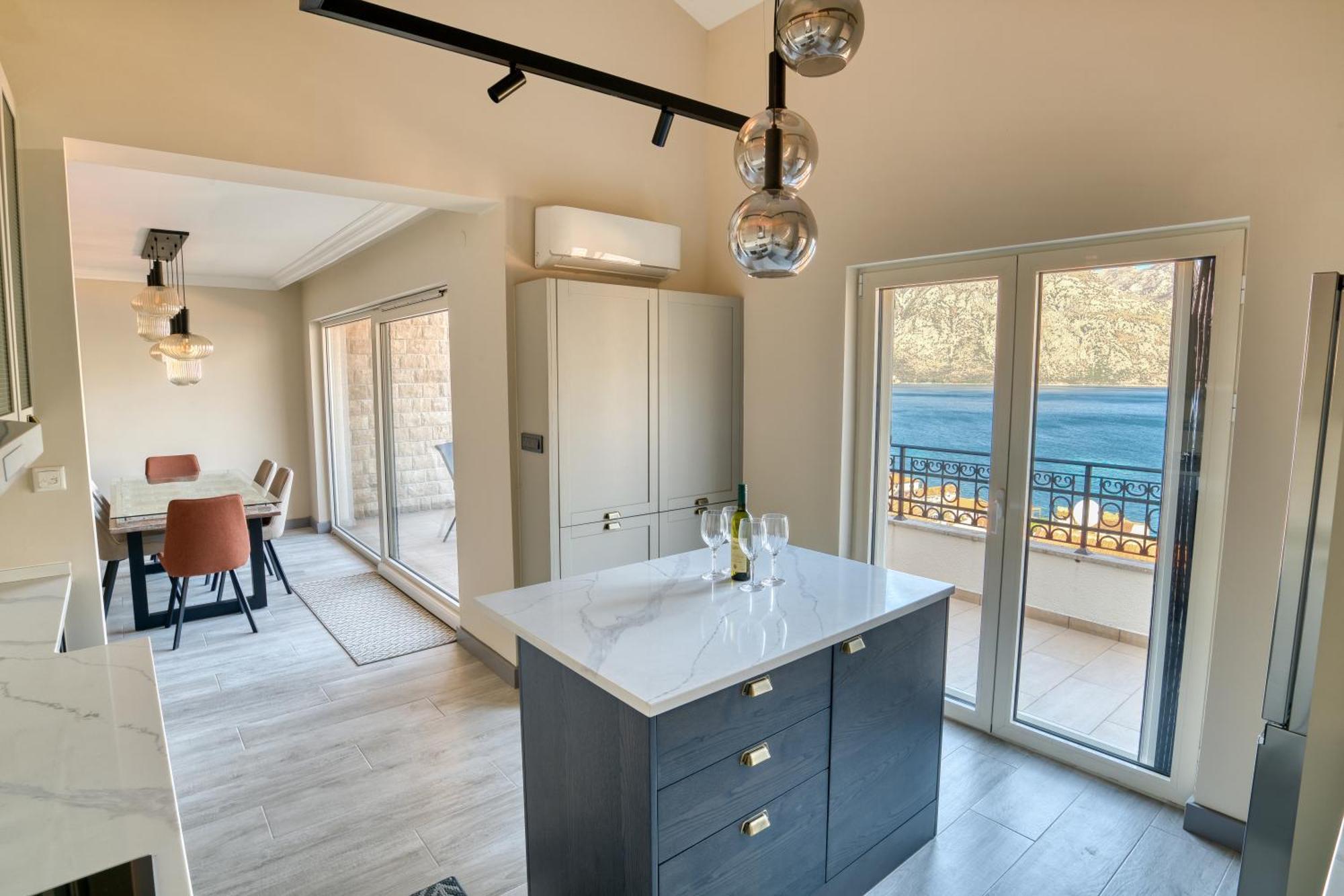Luxurious 3-Bedroom Apartment By Mn Property Kotor Exteriör bild