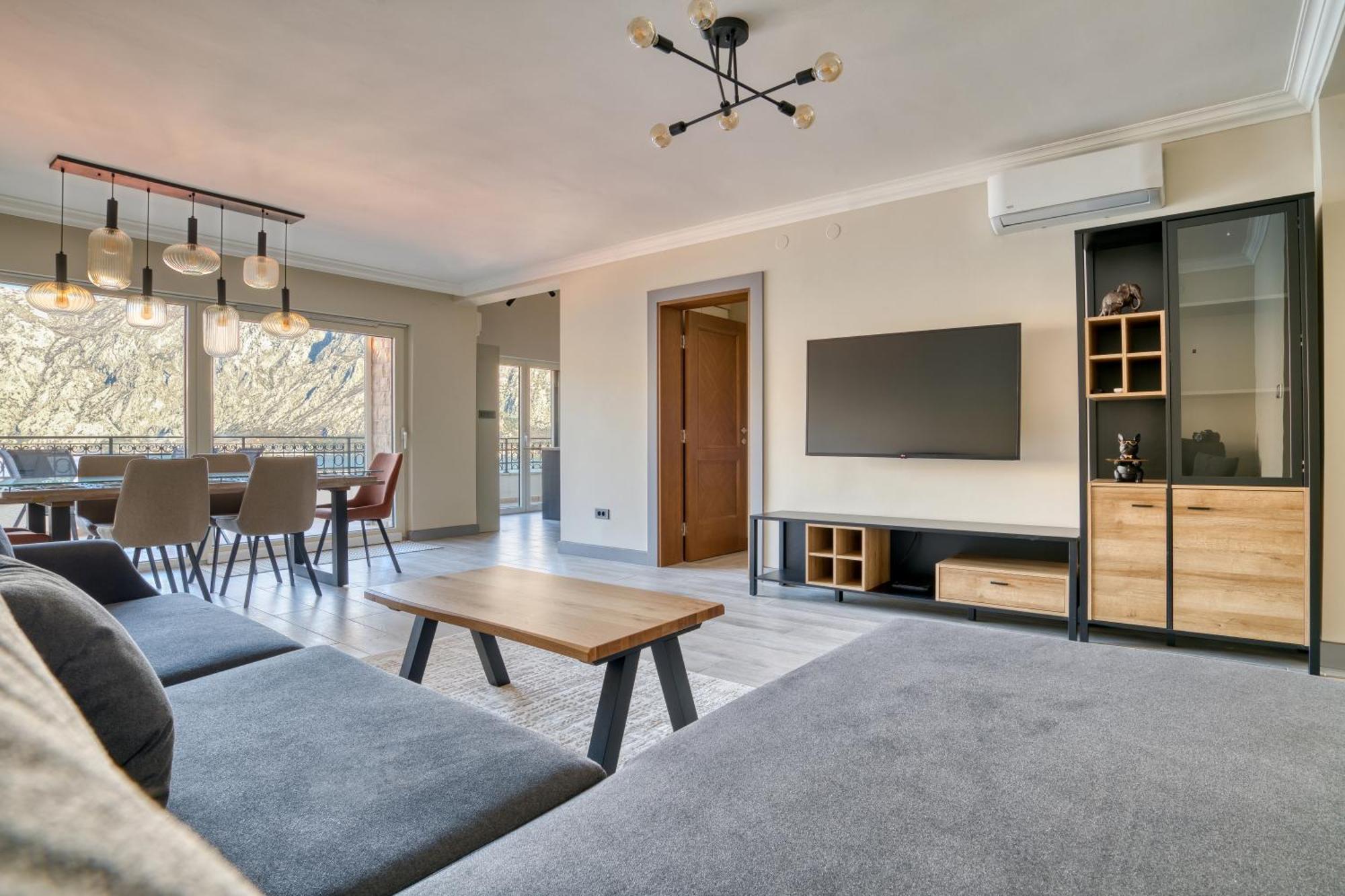 Luxurious 3-Bedroom Apartment By Mn Property Kotor Exteriör bild
