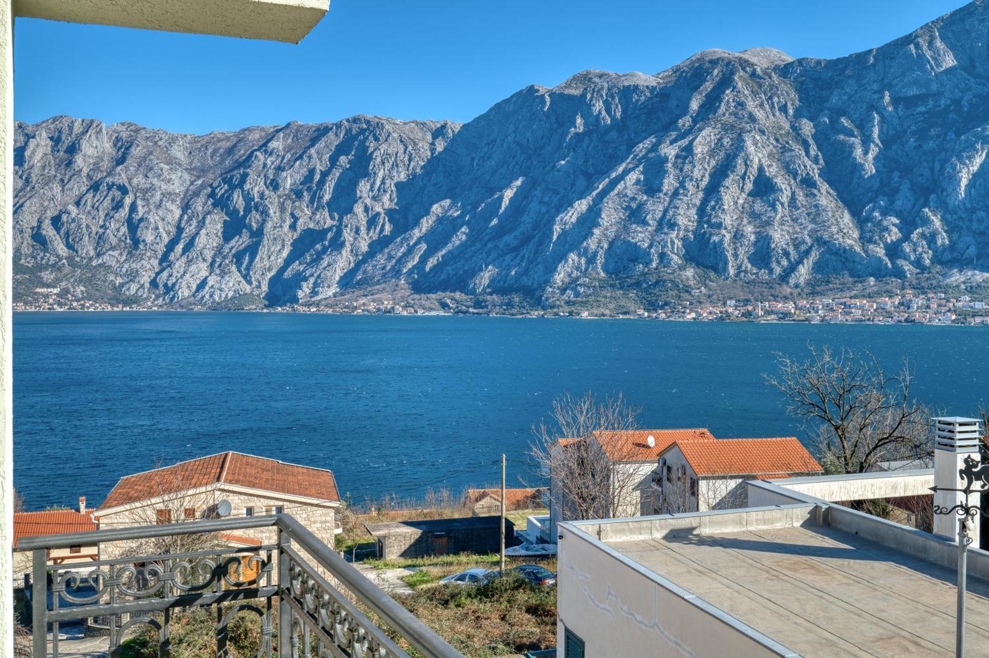 Luxurious 3-Bedroom Apartment By Mn Property Kotor Exteriör bild