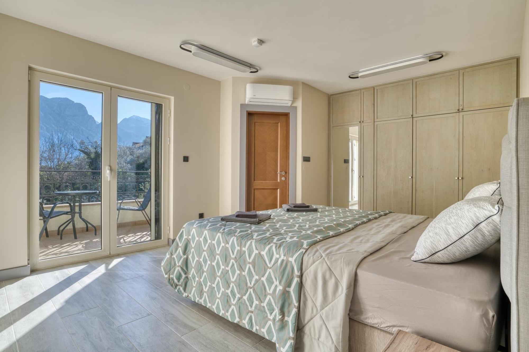 Luxurious 3-Bedroom Apartment By Mn Property Kotor Exteriör bild