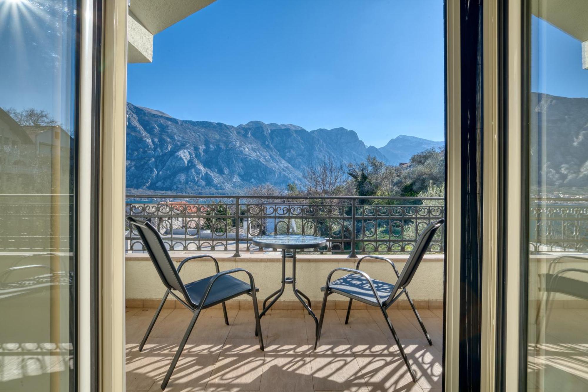 Luxurious 3-Bedroom Apartment By Mn Property Kotor Exteriör bild
