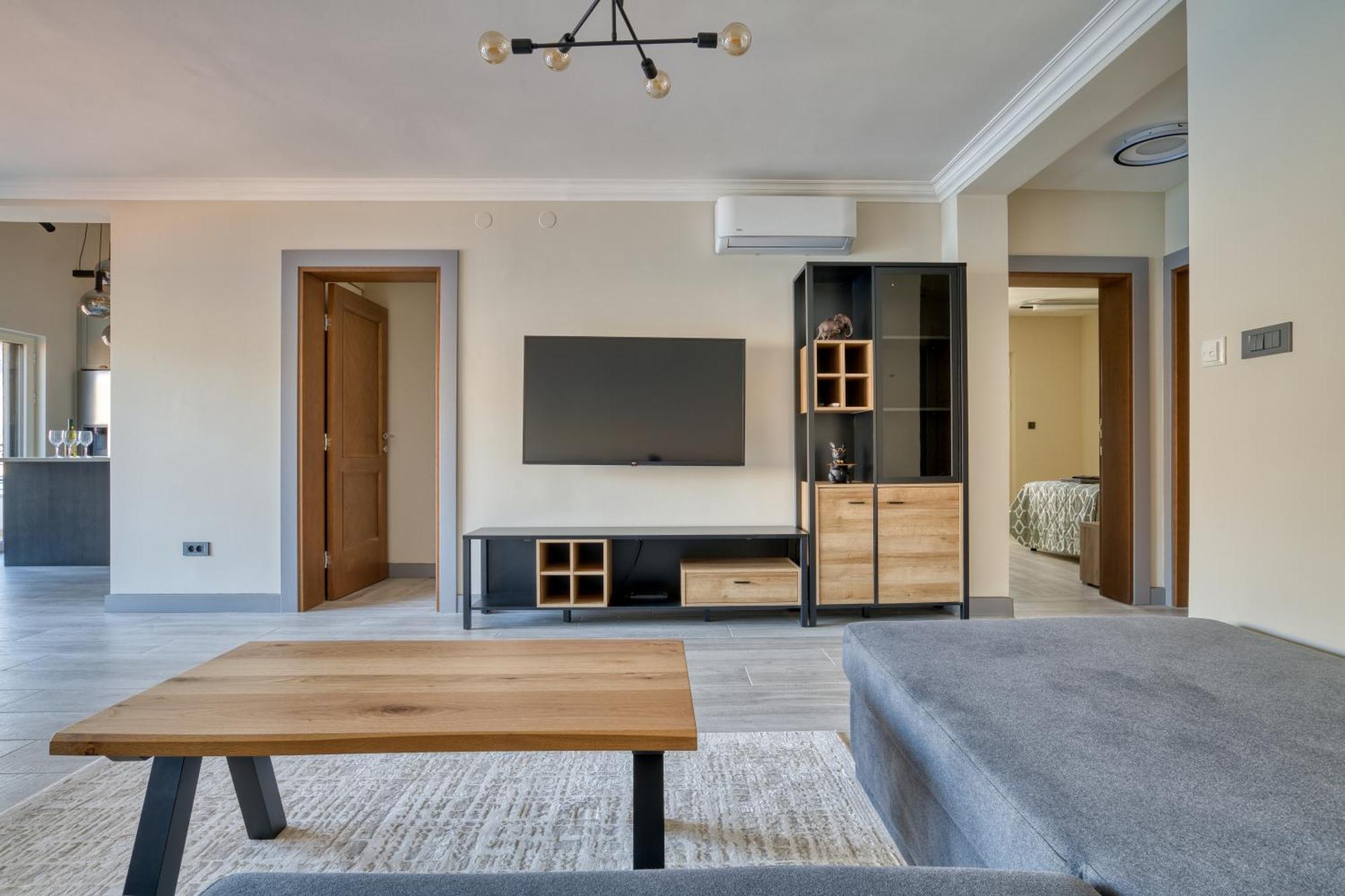 Luxurious 3-Bedroom Apartment By Mn Property Kotor Exteriör bild