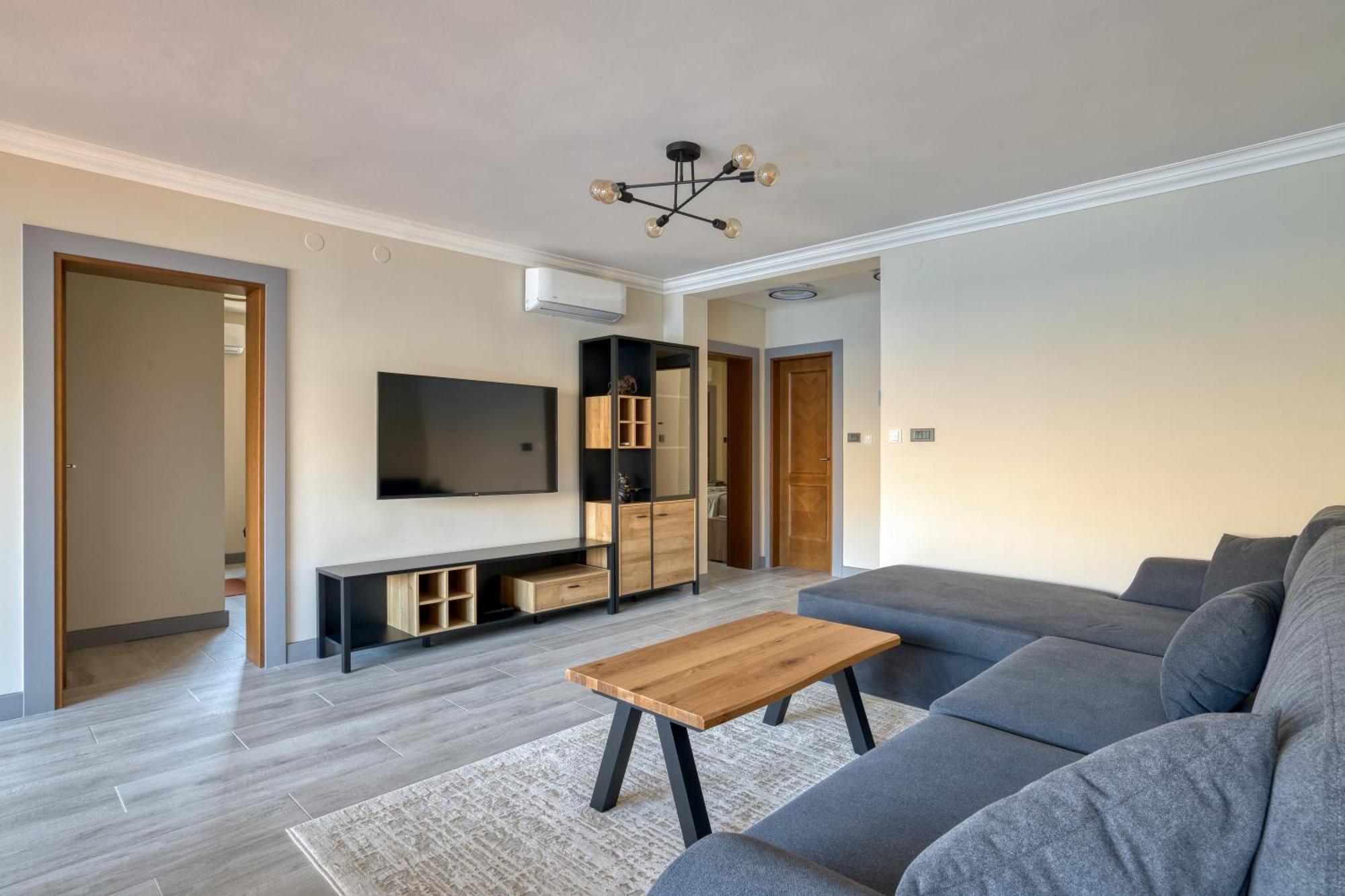 Luxurious 3-Bedroom Apartment By Mn Property Kotor Exteriör bild